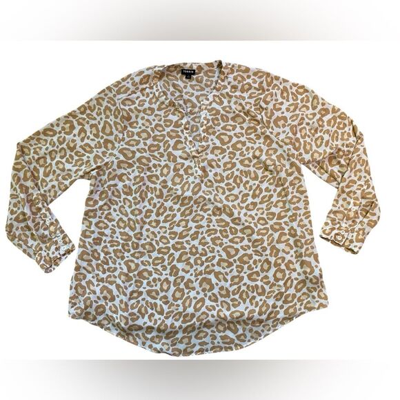 Torrid Tan and White Leopard Print Hi-Low Georgette Long Sleeve Blouse - Picture 3 of 7